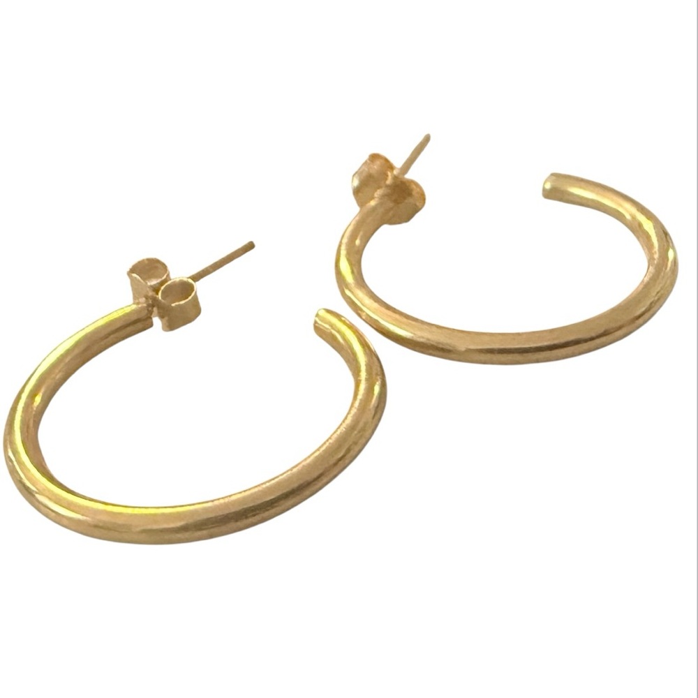 1980’s Vintage Classic Dainty Gold Hoop Earrings, .85” long, For Pierced Ears